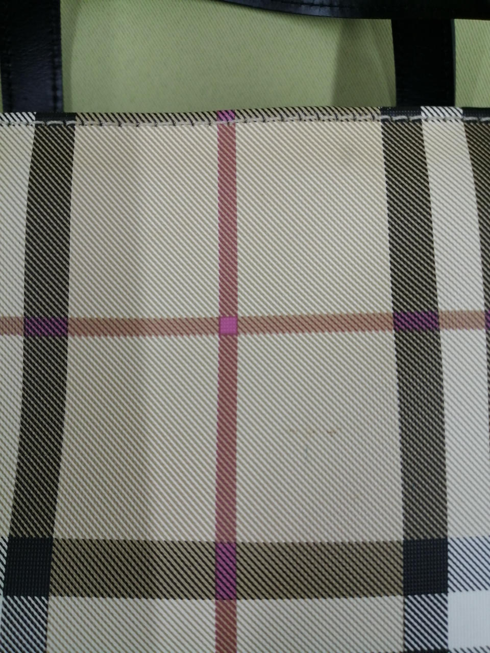 少し見えづらくなっていますが、汚れあり