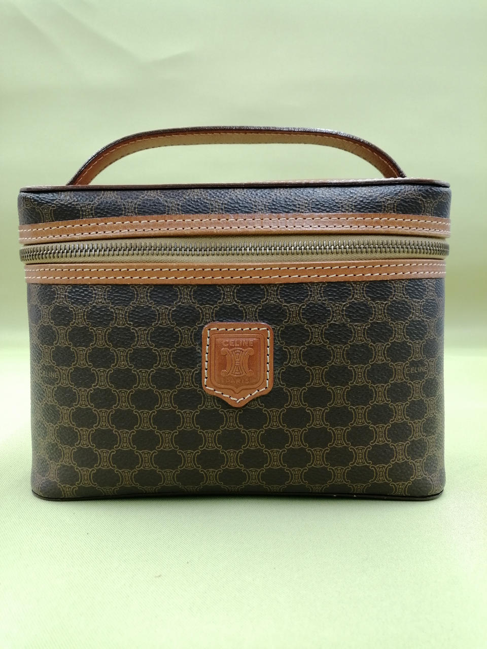 CELINE ブラウンレザーバニティ 極美品】CELINE ブラウンレザーポーチ ハンドバッグ バニティバッグ
