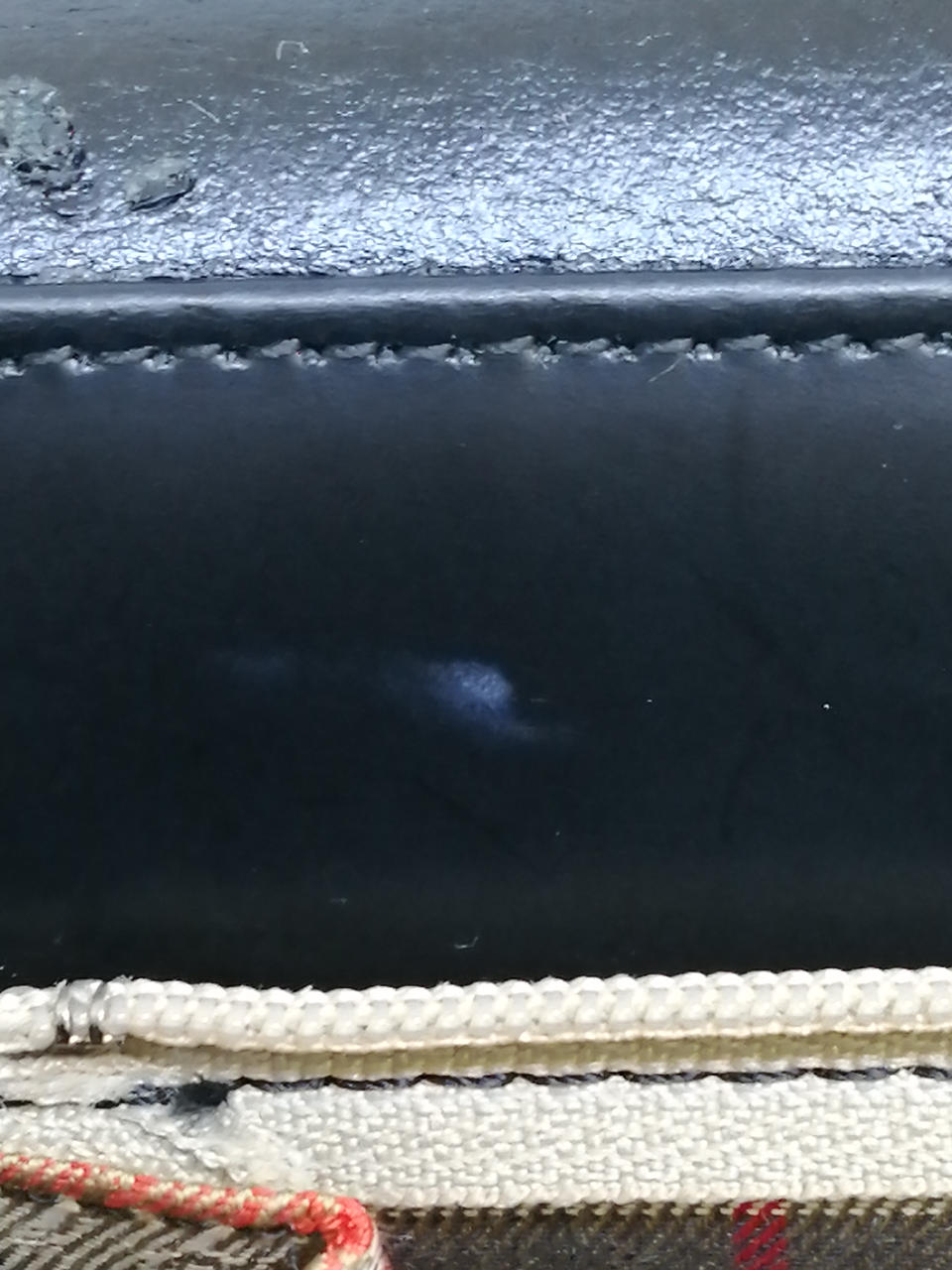 剥がれ、傷あり