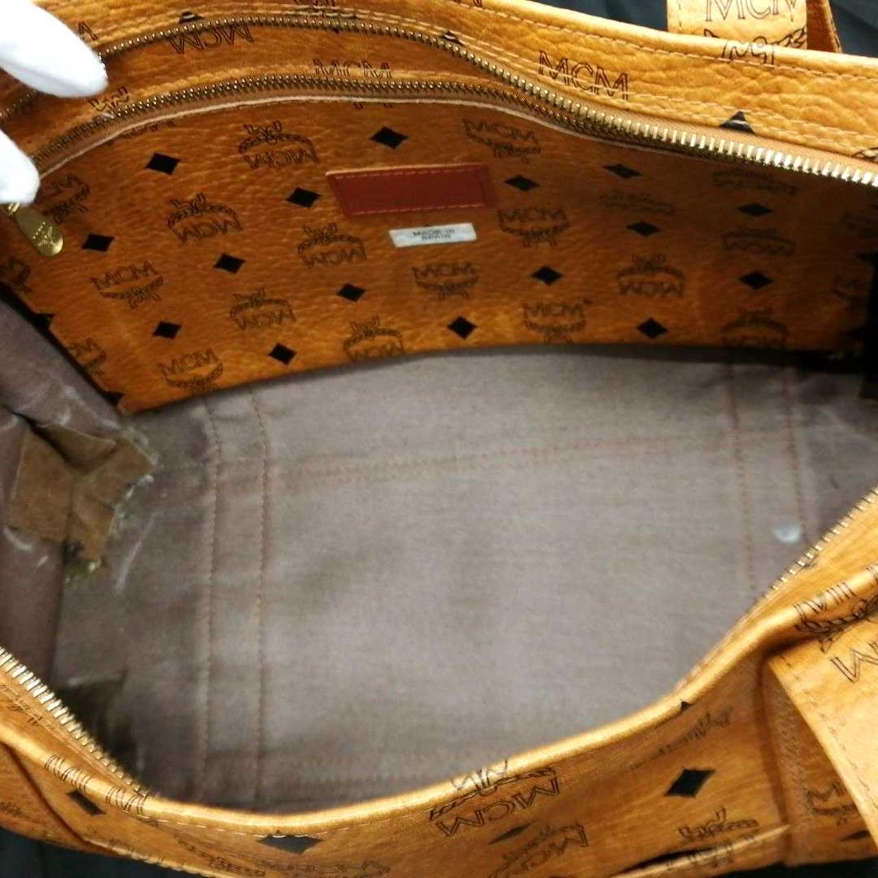 内側四隅にボンド跡あり　
使用感あり