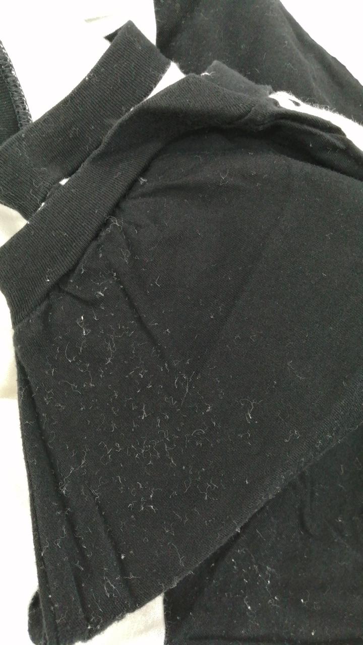 両袖口に白埃汚れあり