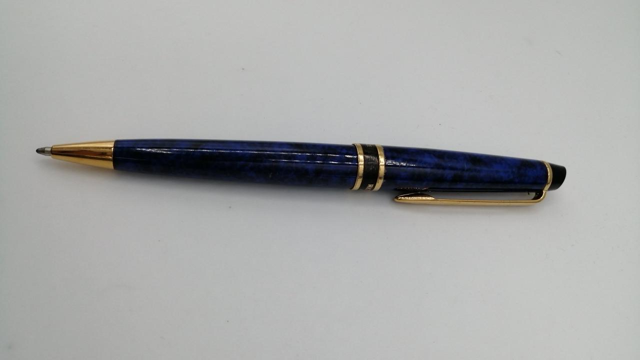 ボールペン(インク出ました)