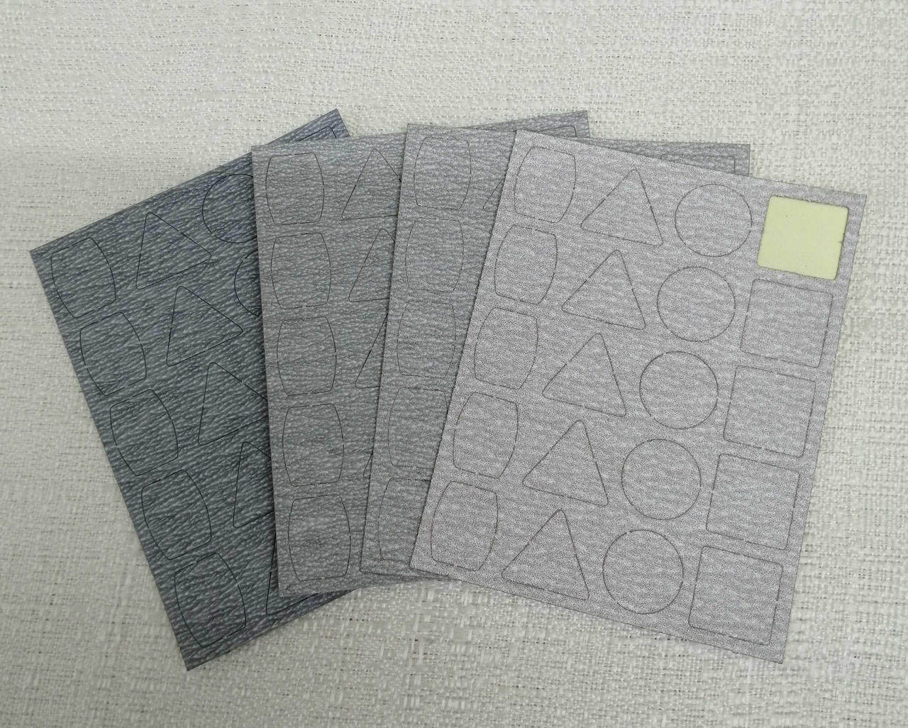 180番ヤスリ1枚使用してあります。