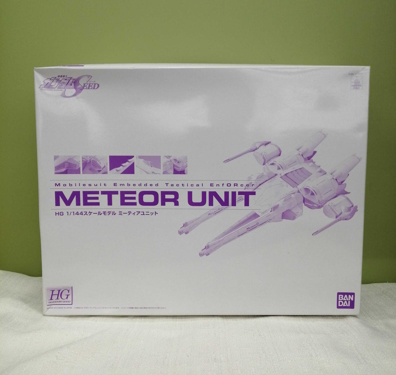 若干外箱表面に寄れを感じます