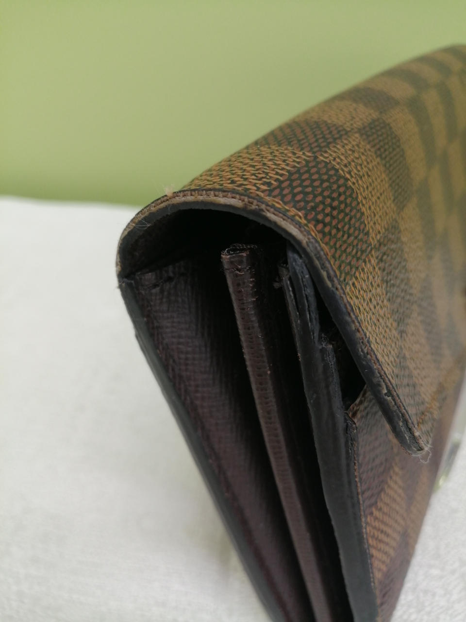 角にイタミあり