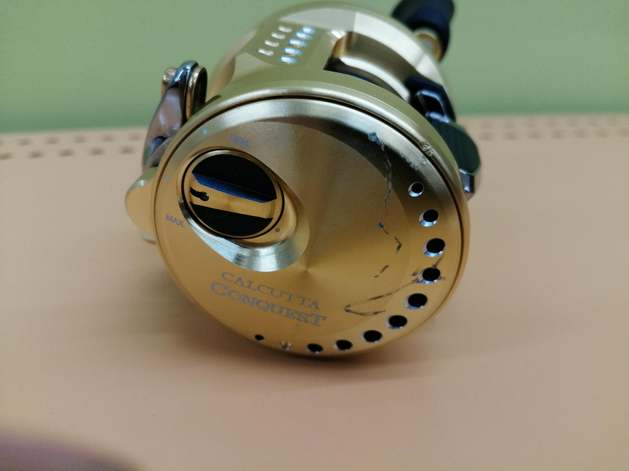 重度のキズあり。