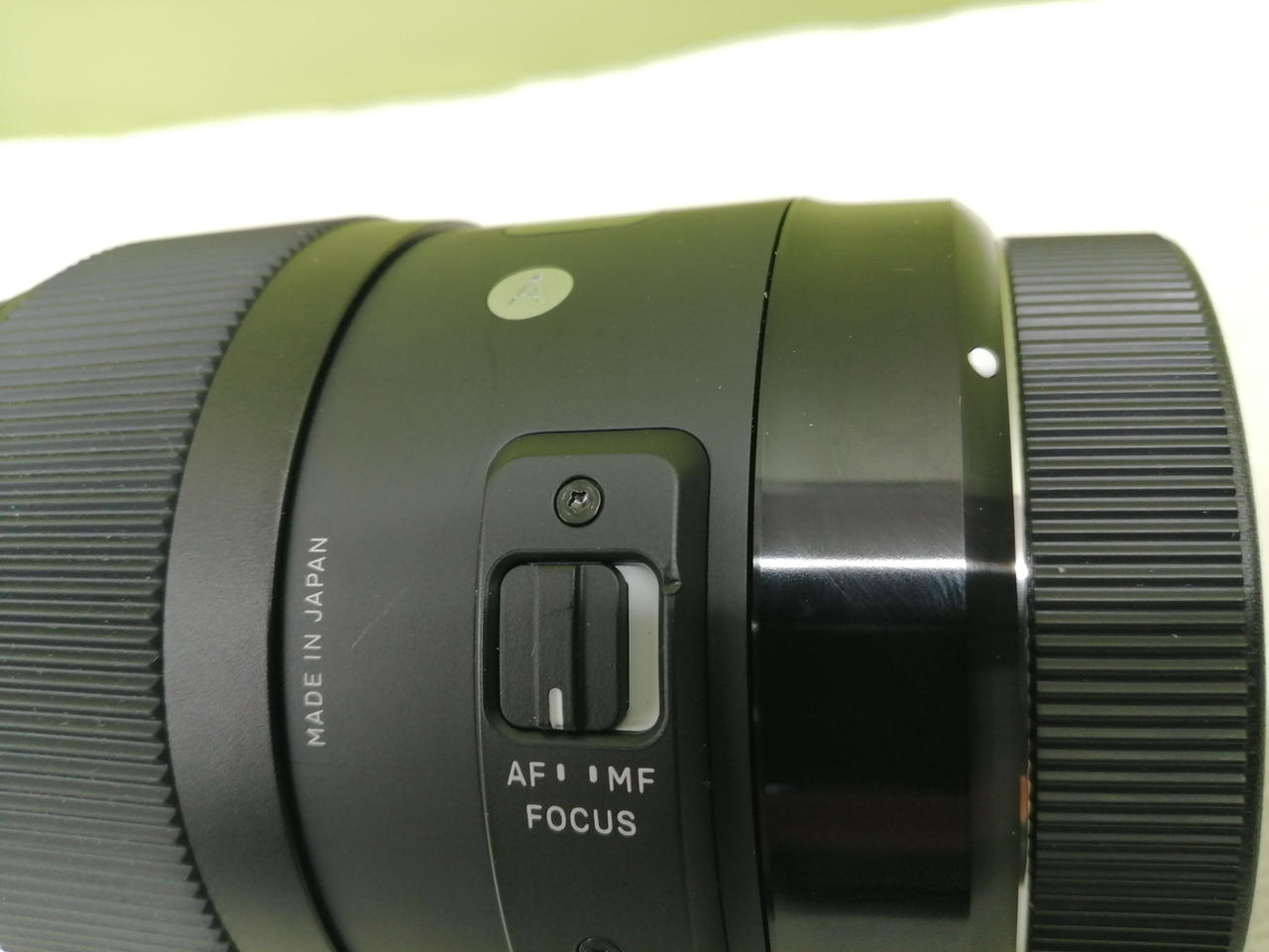 1箇所落としたようなキズがあります。