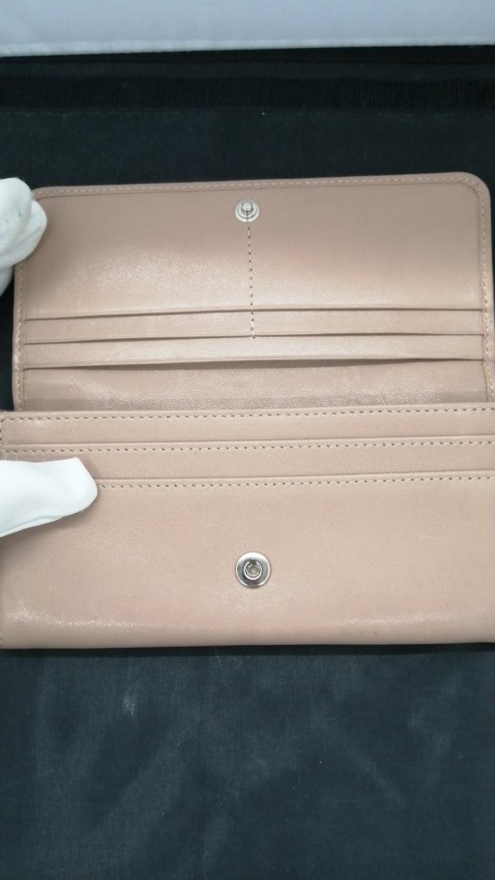 ✧︎*。期間限定お値下げ中12月1日まで●JIMMY CHOO 長財布● JIMMY CHOO(ジミーチュウ) スタッズ長財布J000095328001