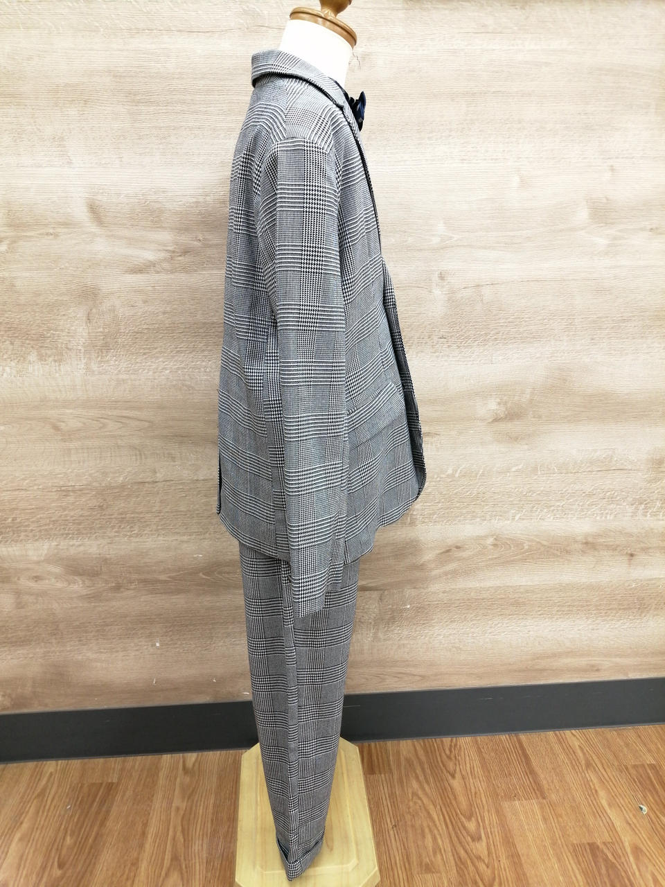 マネキン着用右