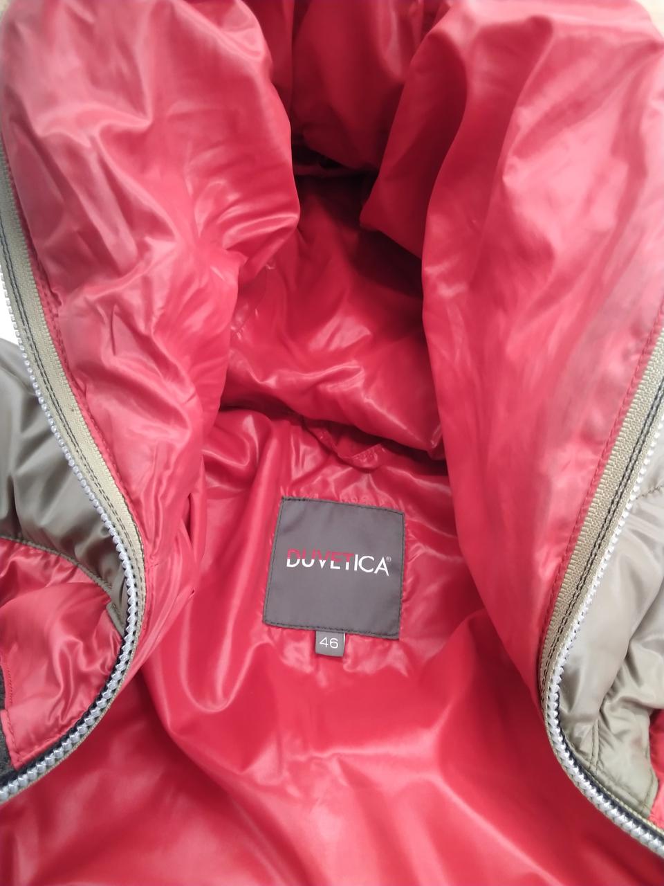 フード内側首周り、汚れあり