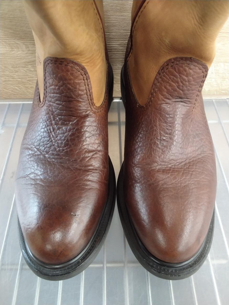 右足トゥ、キズあり