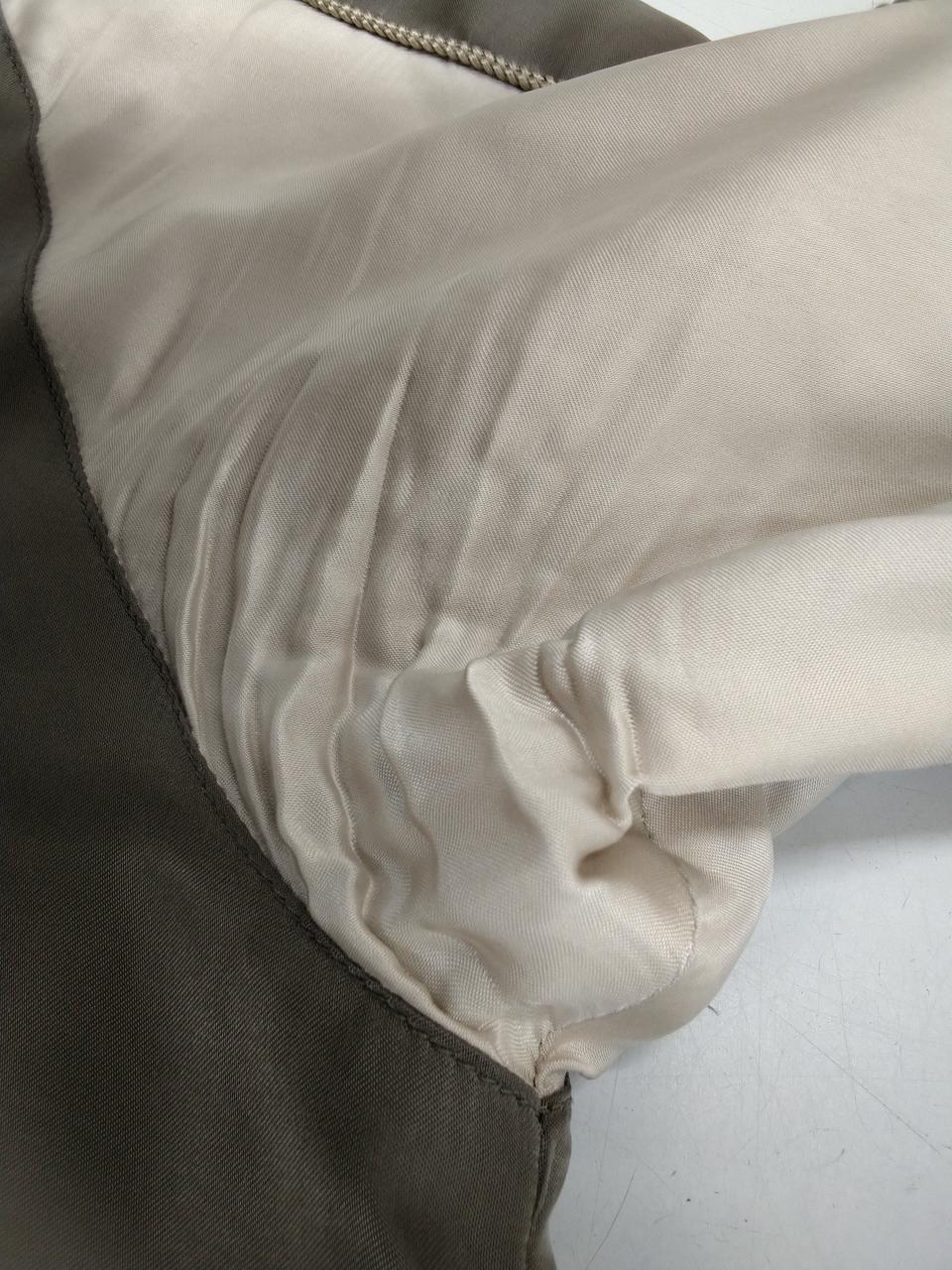 両脇クセ皺ついています