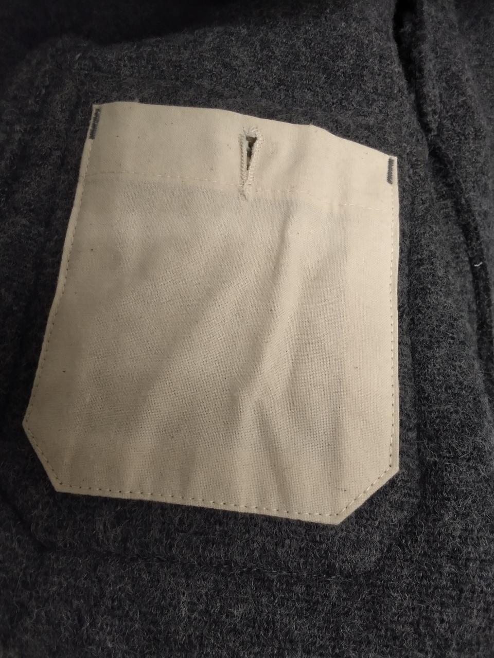 右側内ポケット