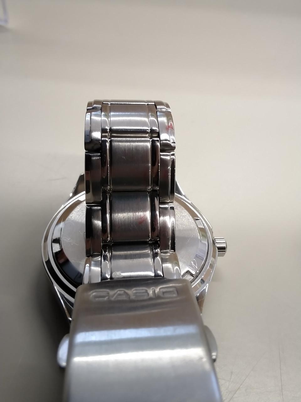 少し汚れが付いております