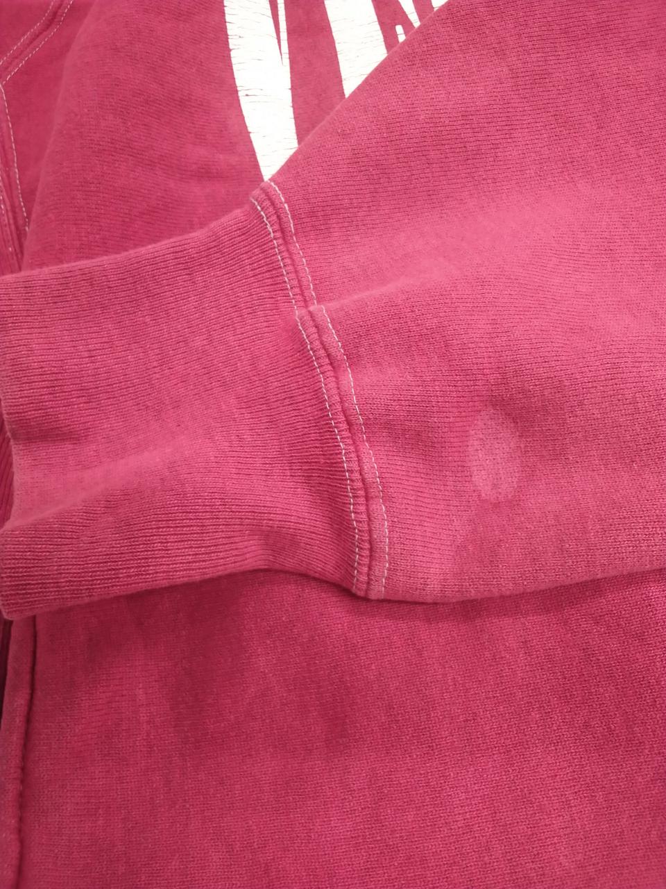 左袖、ロゴワッペン欠損