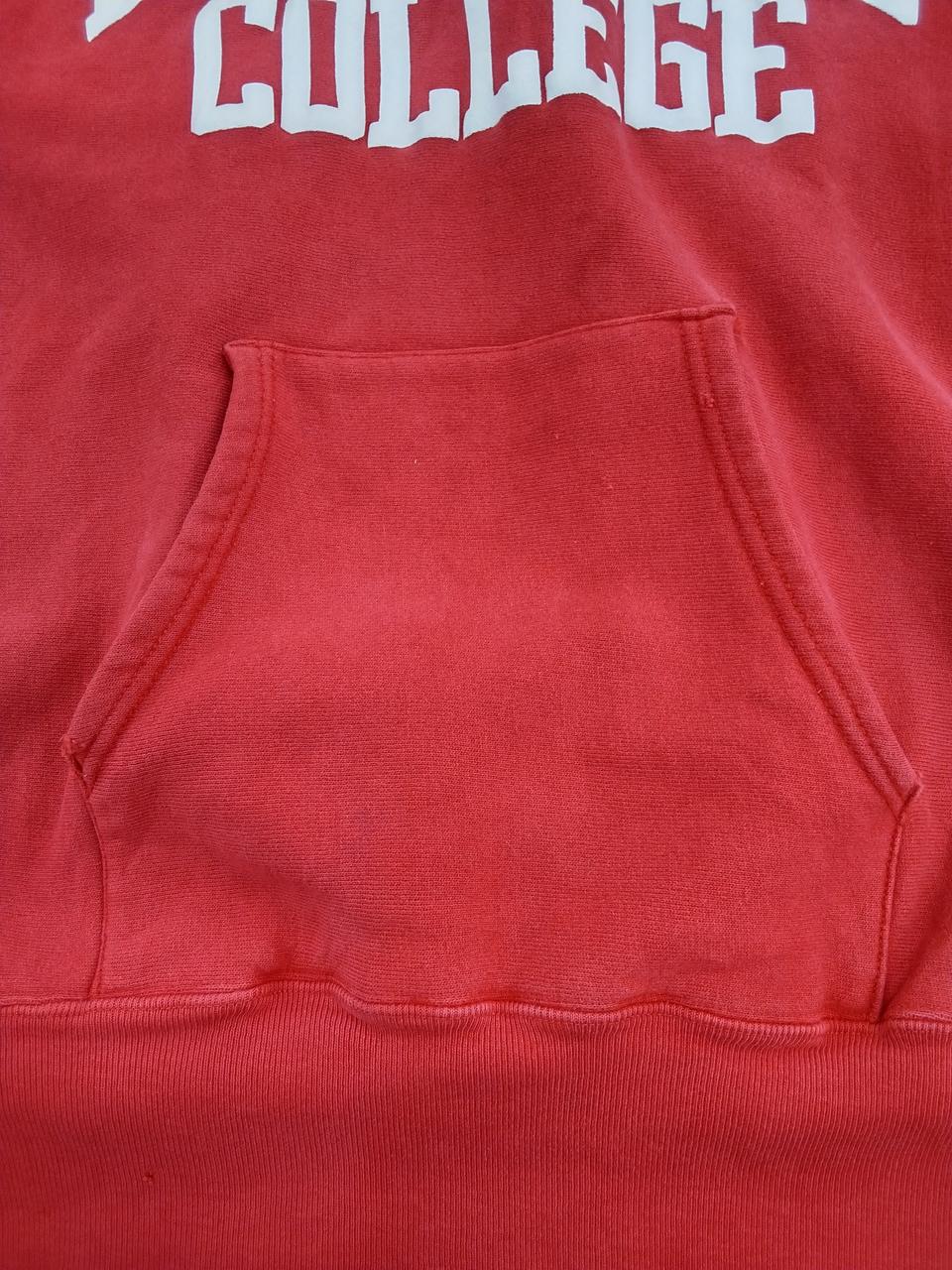 目立ちにくいですが、ポケットにシミあり