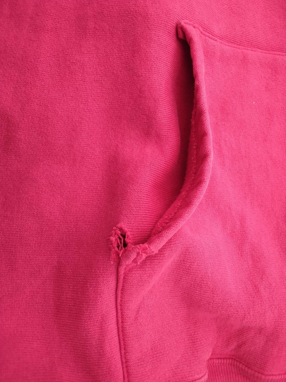 ポケット四隅、穴あり