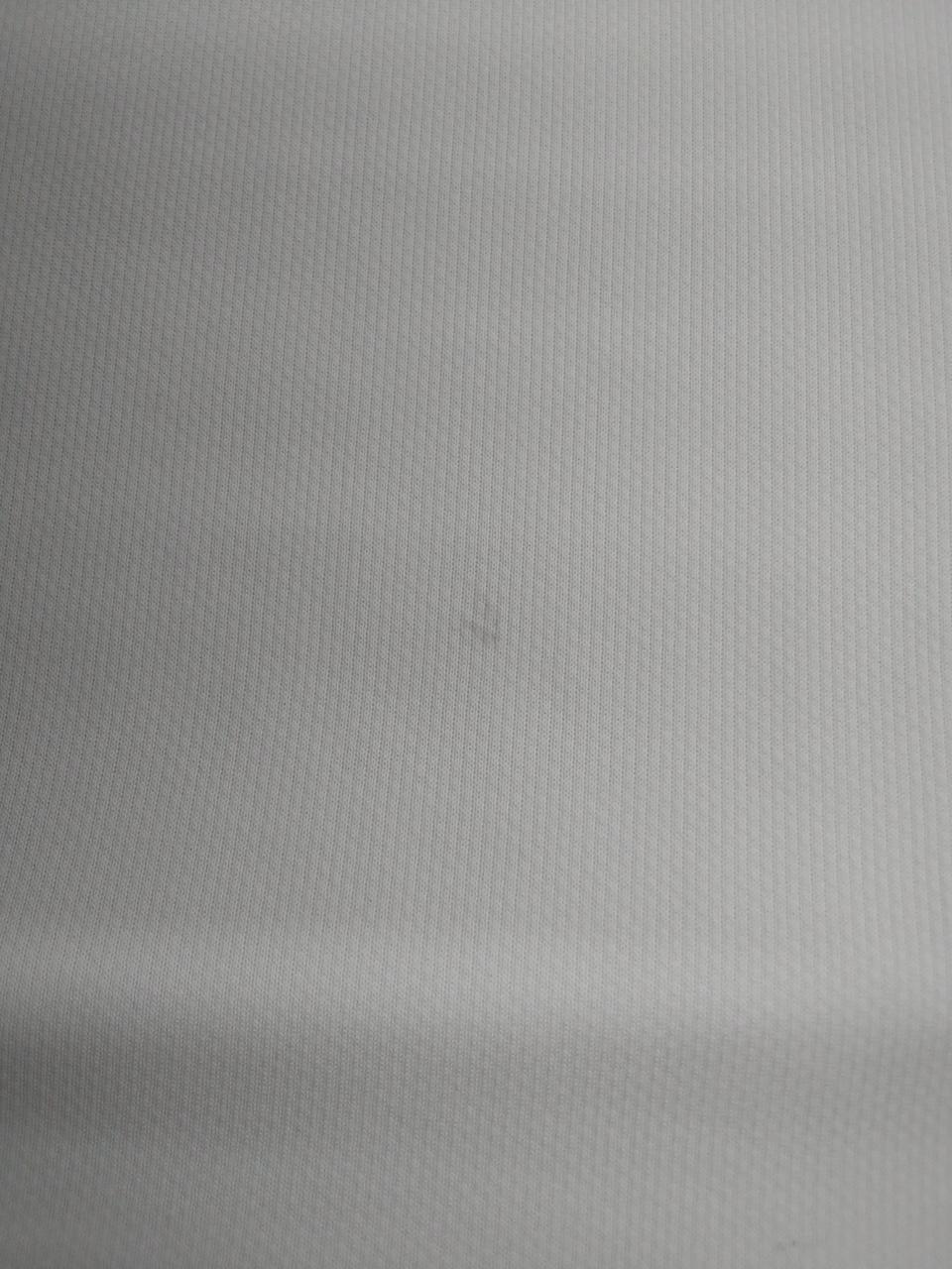 下腹部あたり中央シミあり