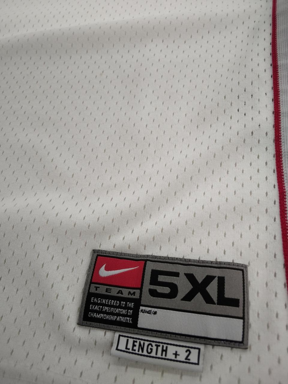 タグの左上、茶色いシミあり