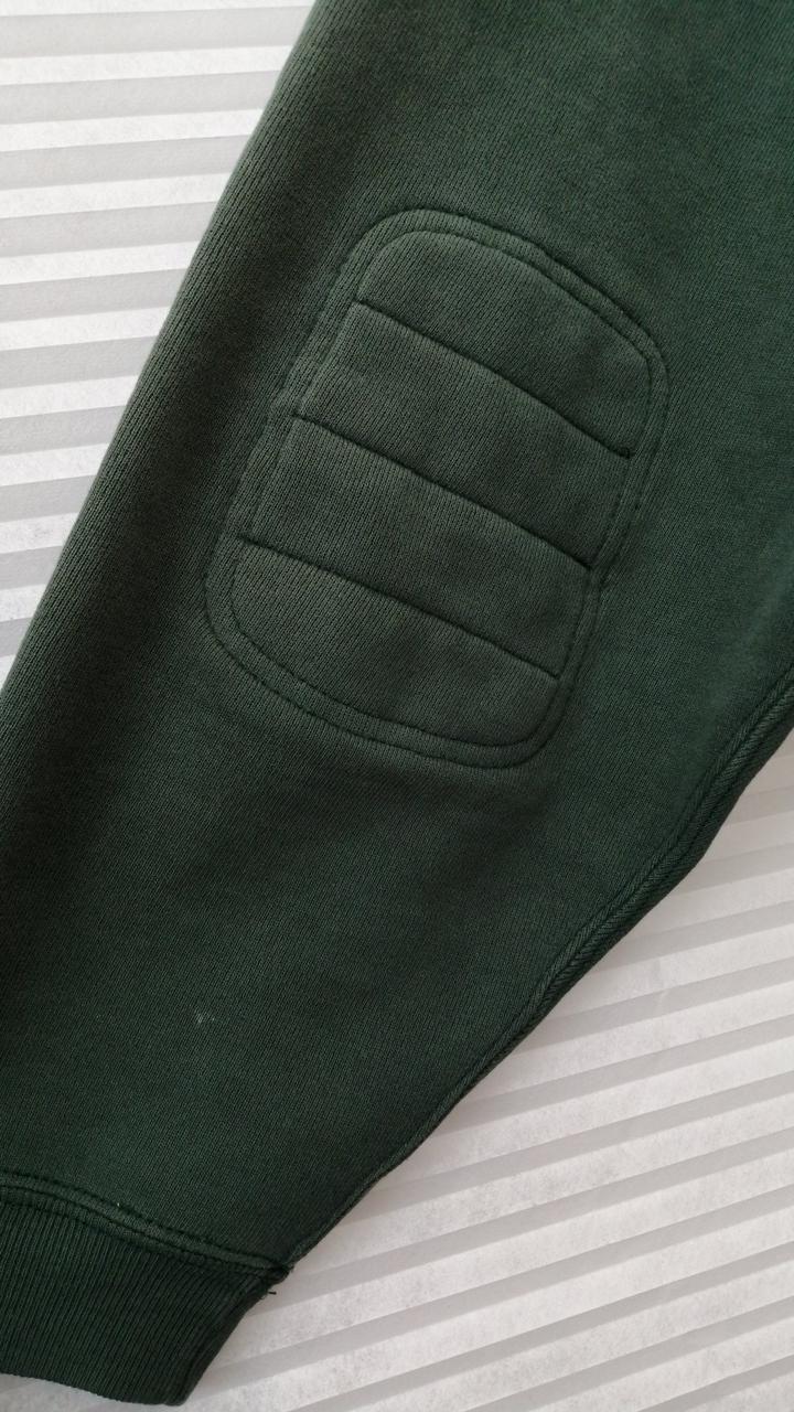 左腕部分にシミあり