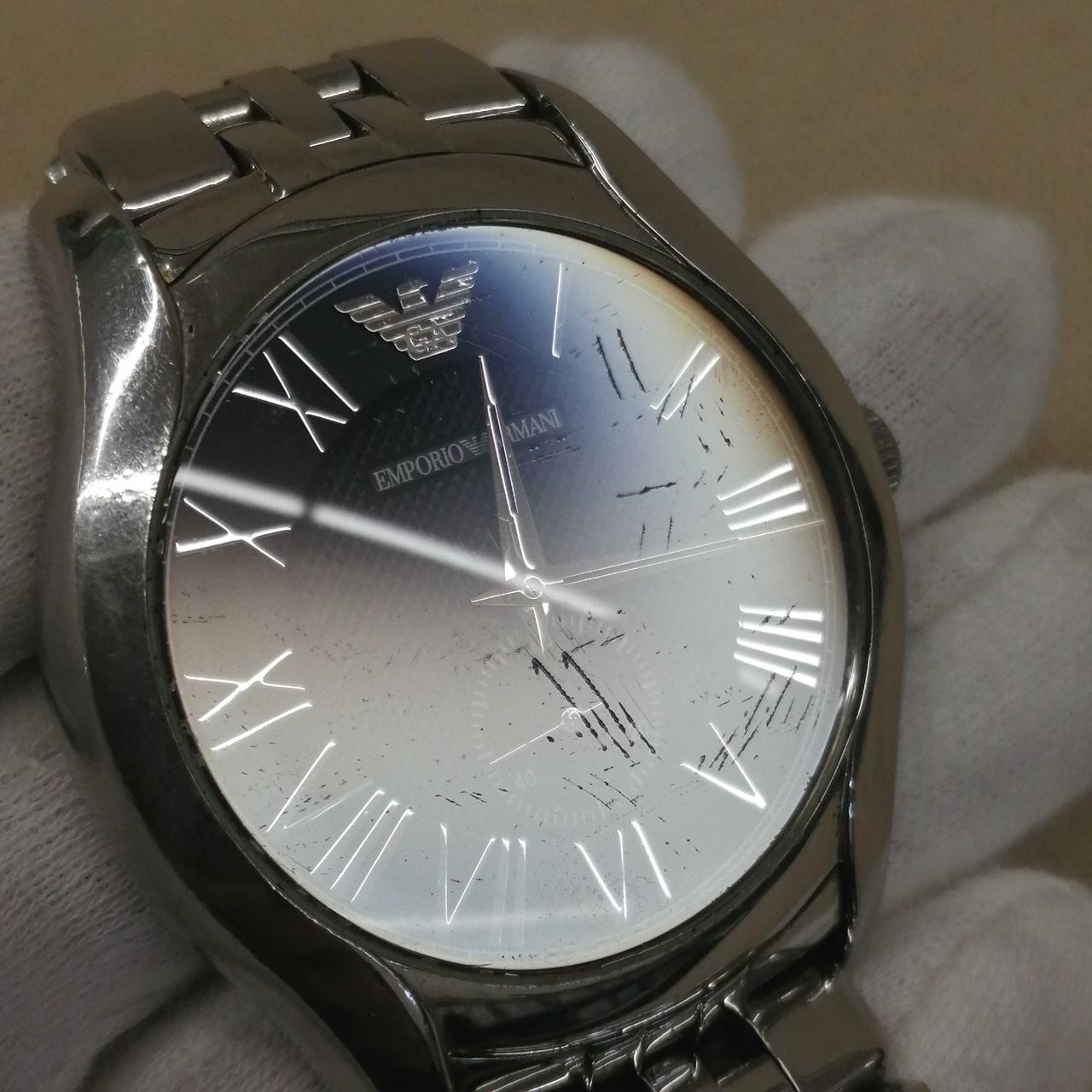 風防に小傷多数あります