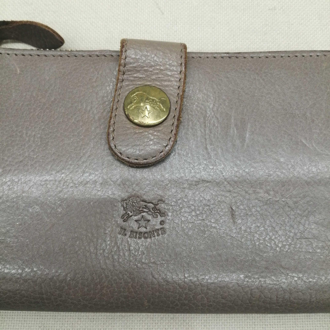 小キズ多くみられます