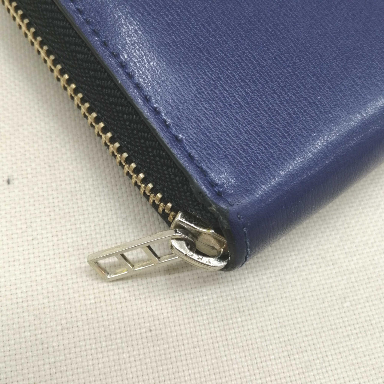 小キズ多くみられます