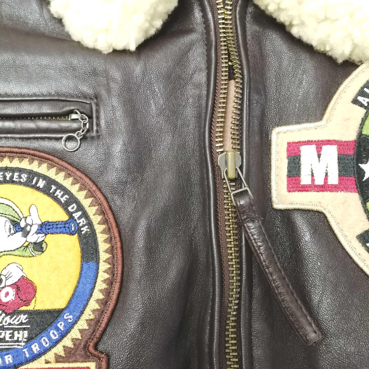 ファスナーYKKです