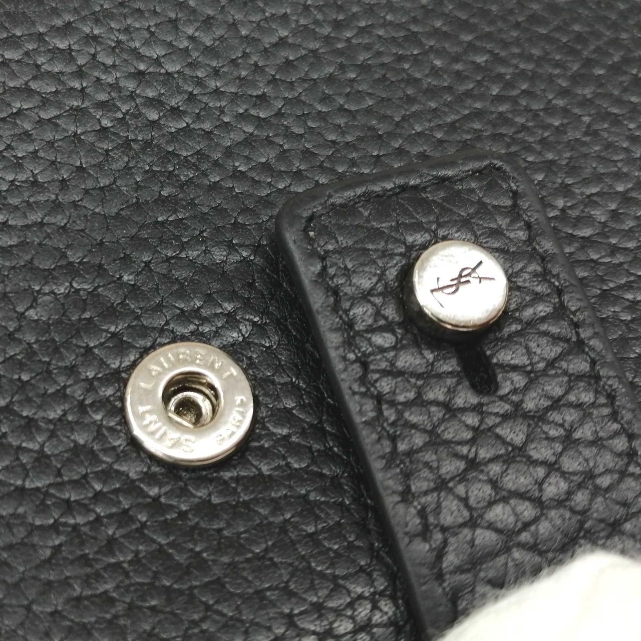 ホックが緩いです