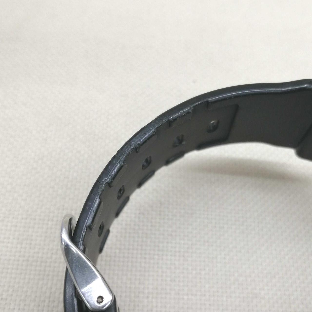 ベルト部分多数キズあり