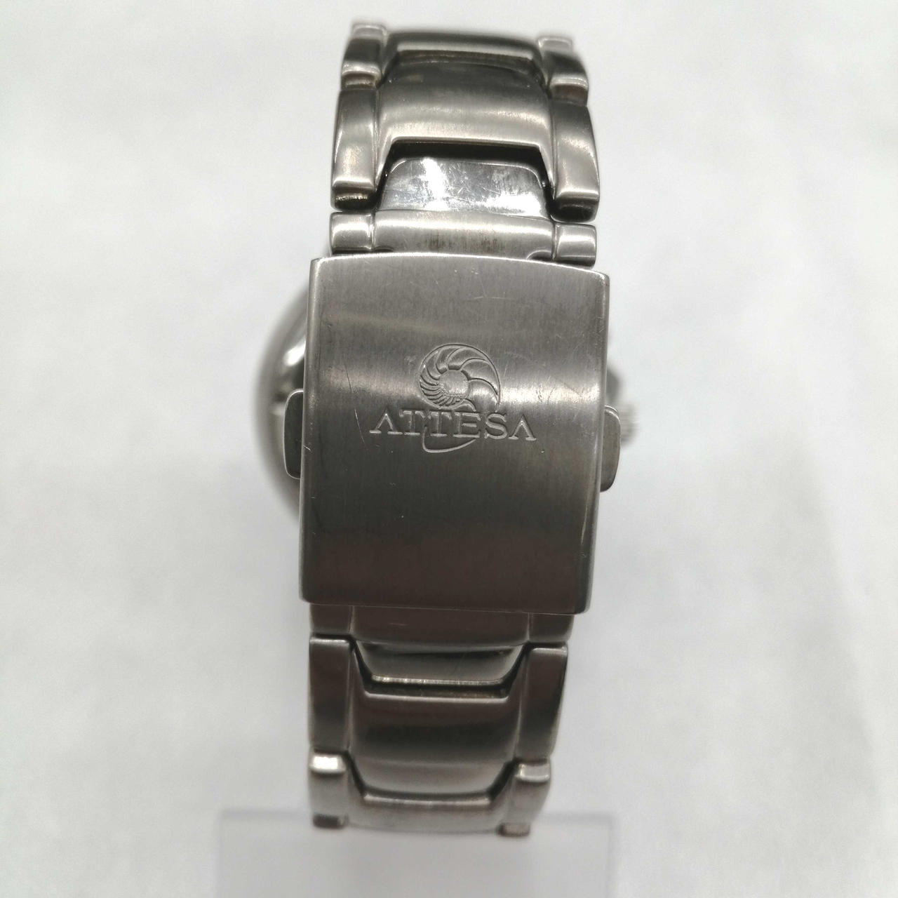 非純正のベルトが付いています