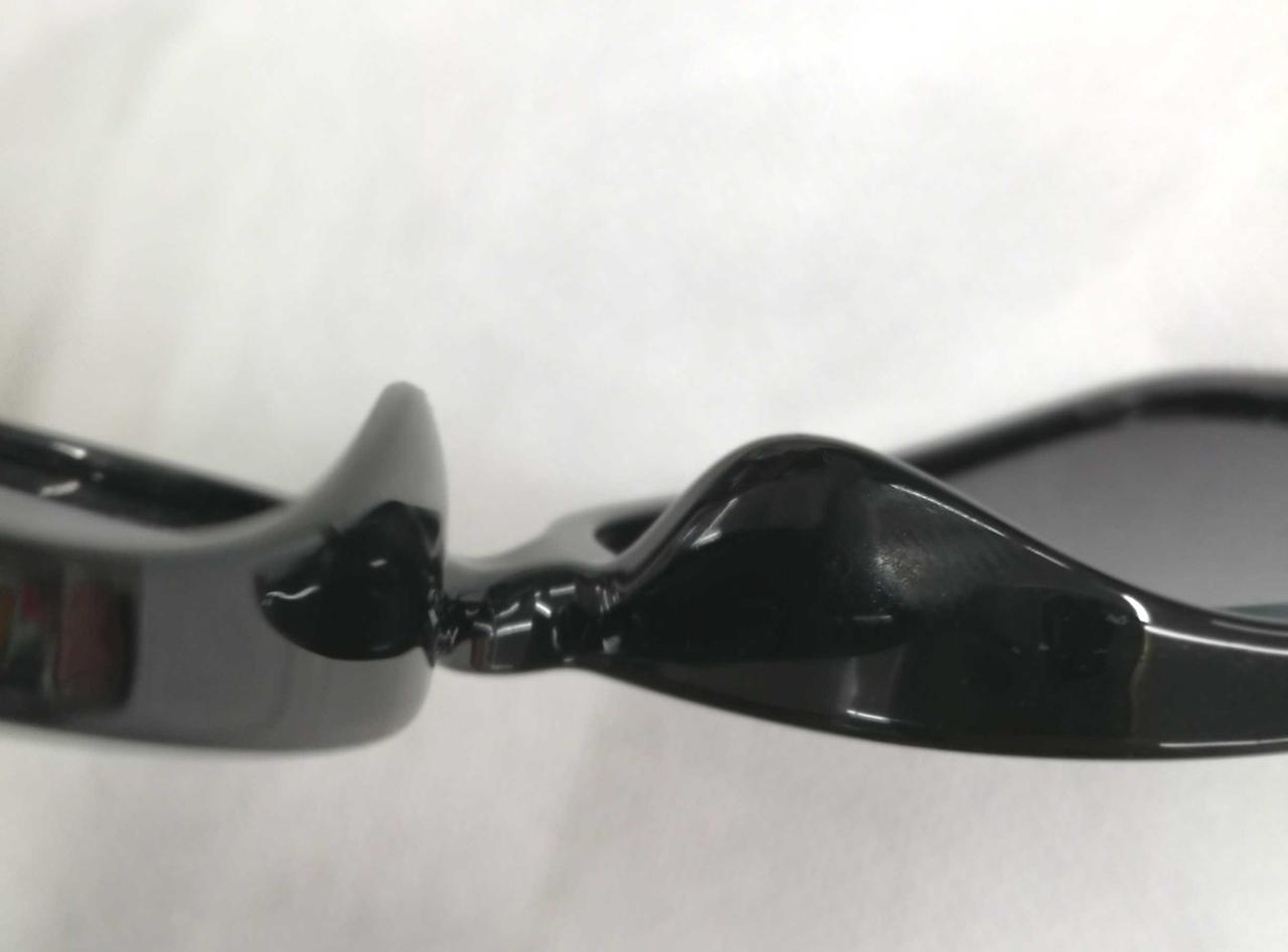 鼻あて部分が少々使用感があります