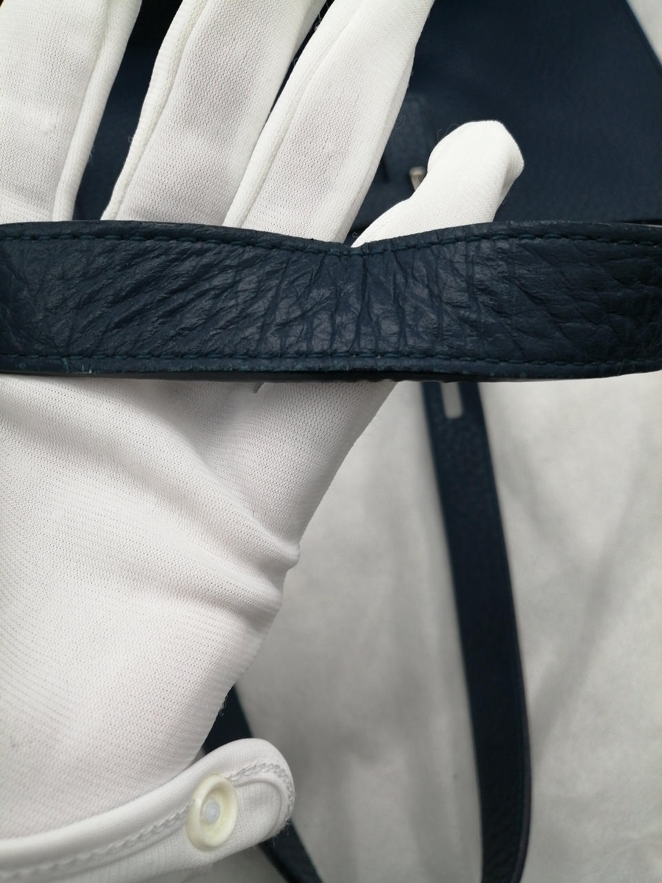 剥がれが見られます。