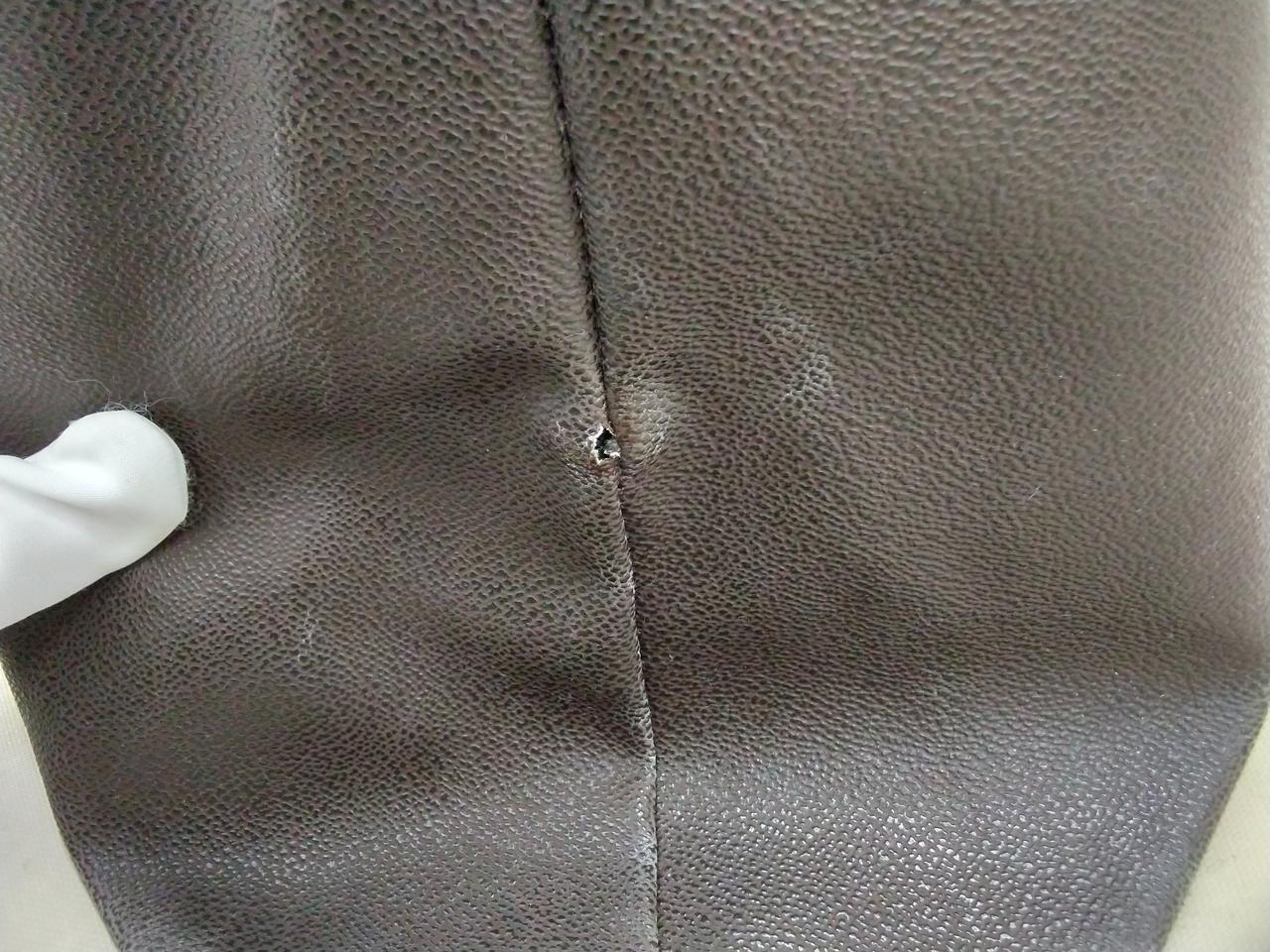 ホック破損箇所