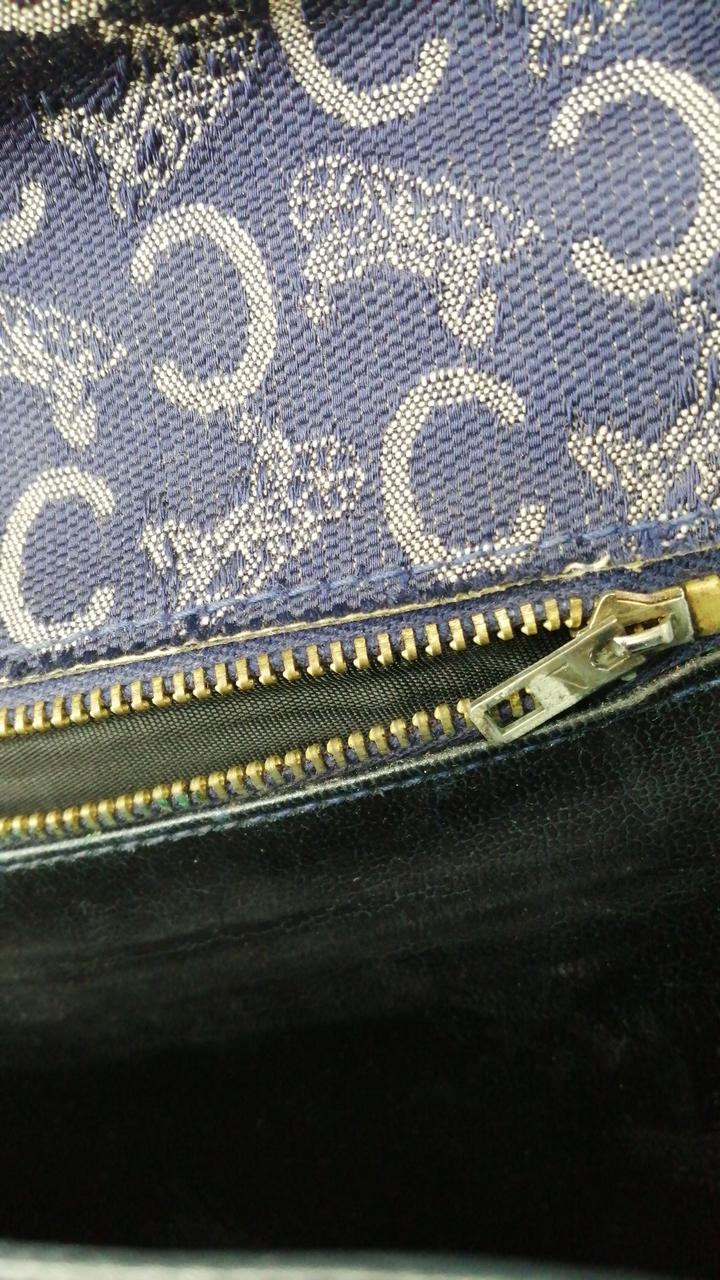 ファスナーダメージあり