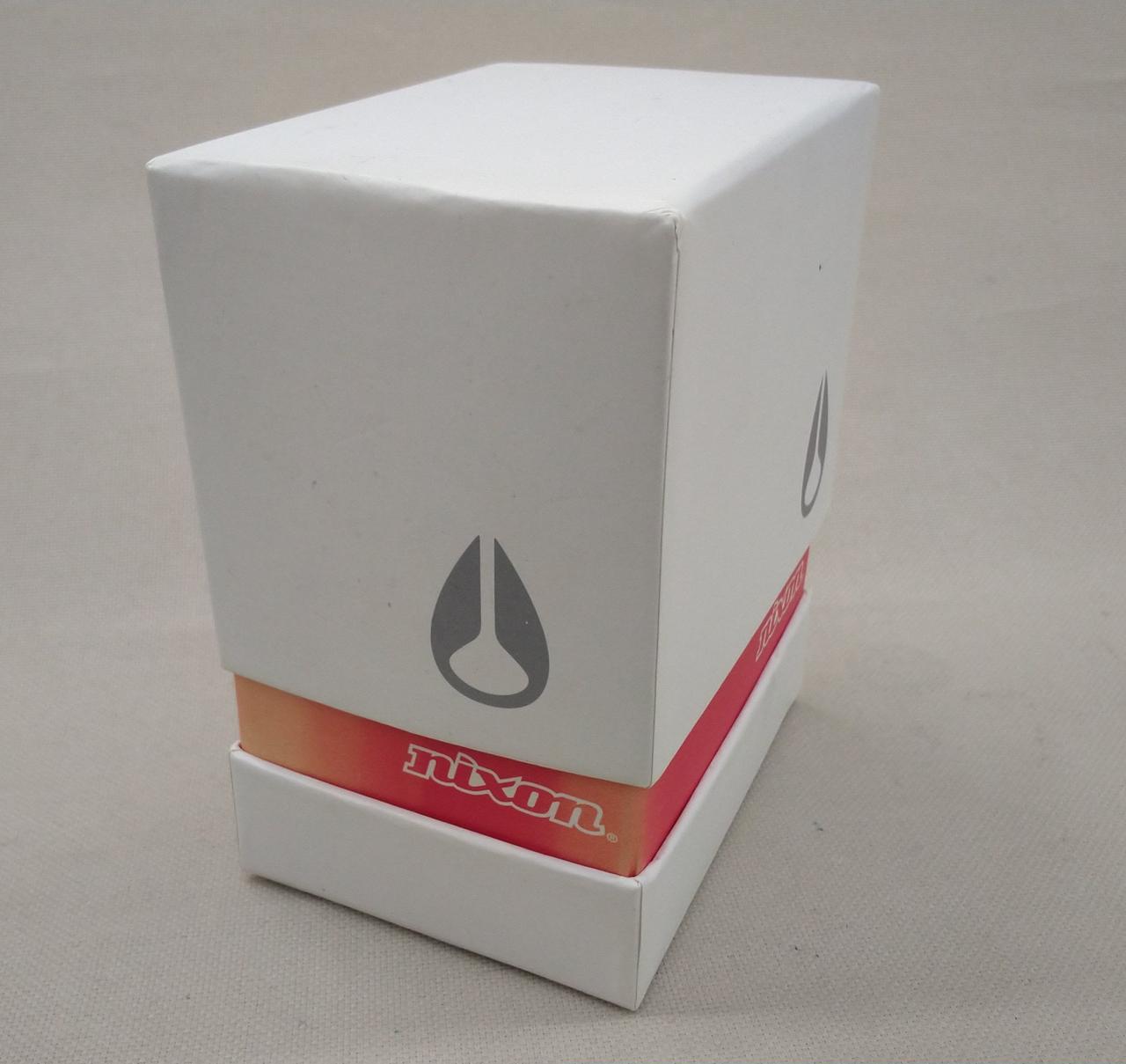 箱　色褪せ　変色あり