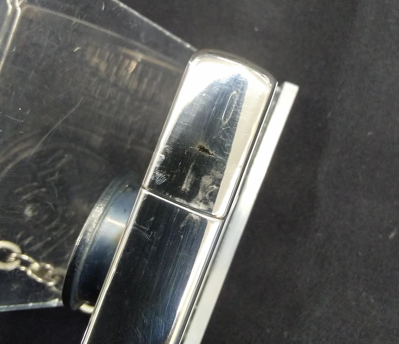 側面に変色あります