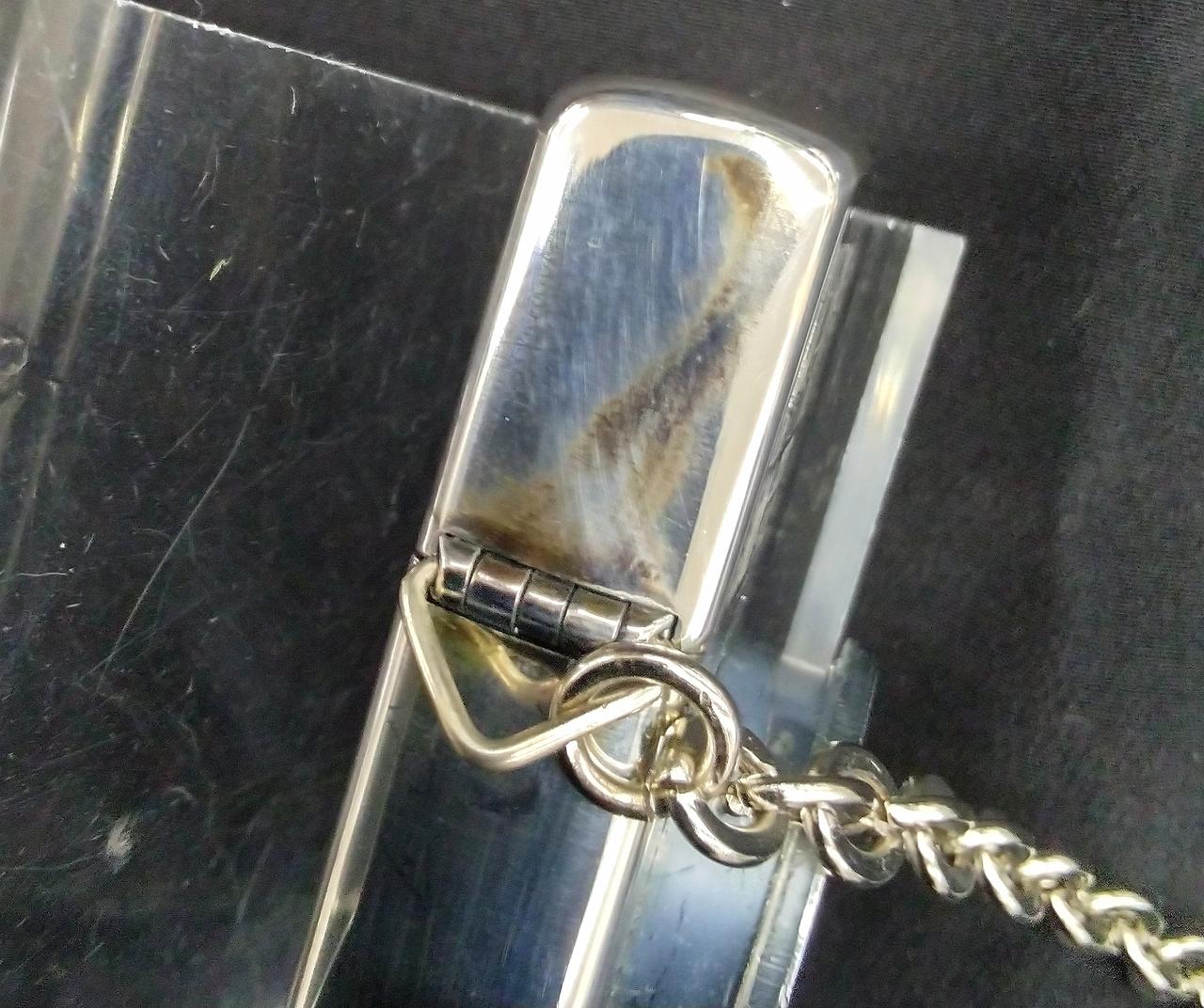 側面に変色あります