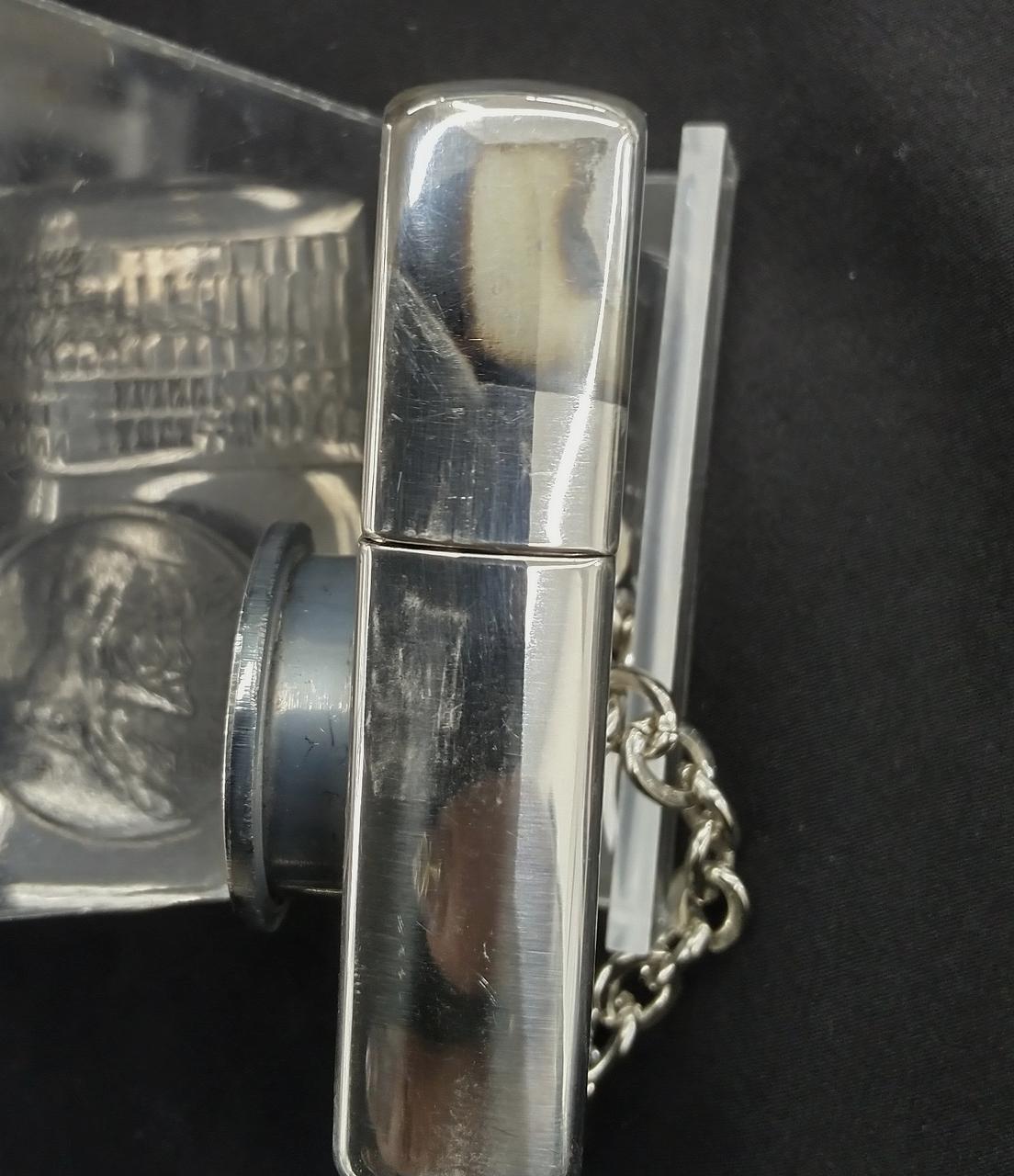 側面に変色あります