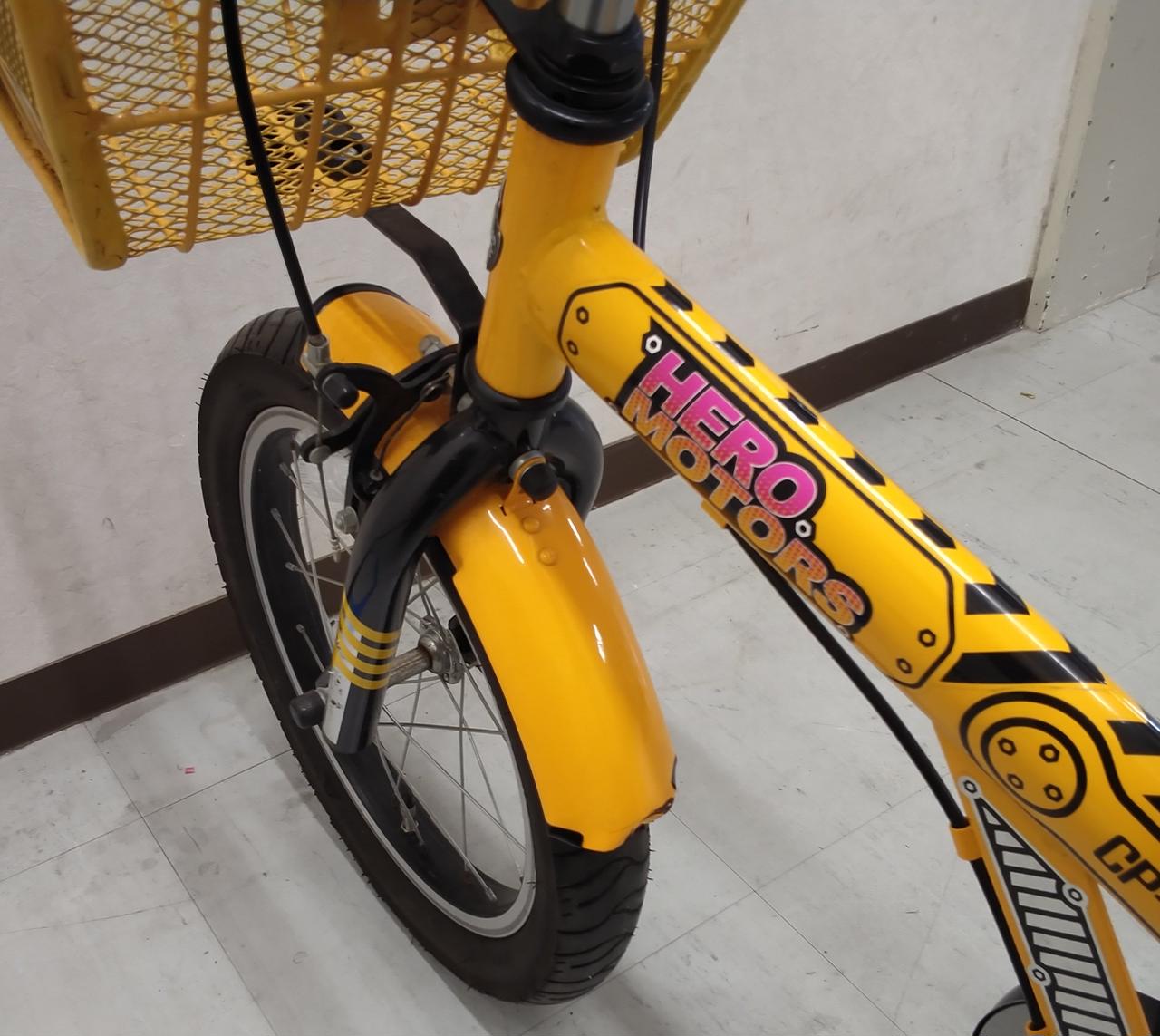 泥除け　凹みキズあり