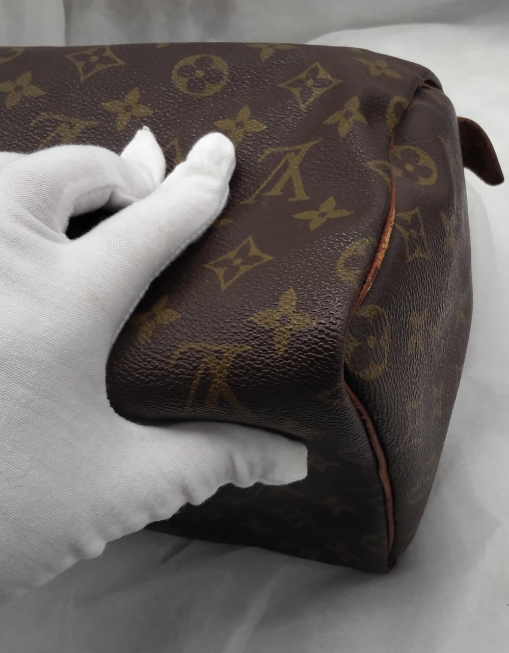 角スレが各所にみられます。