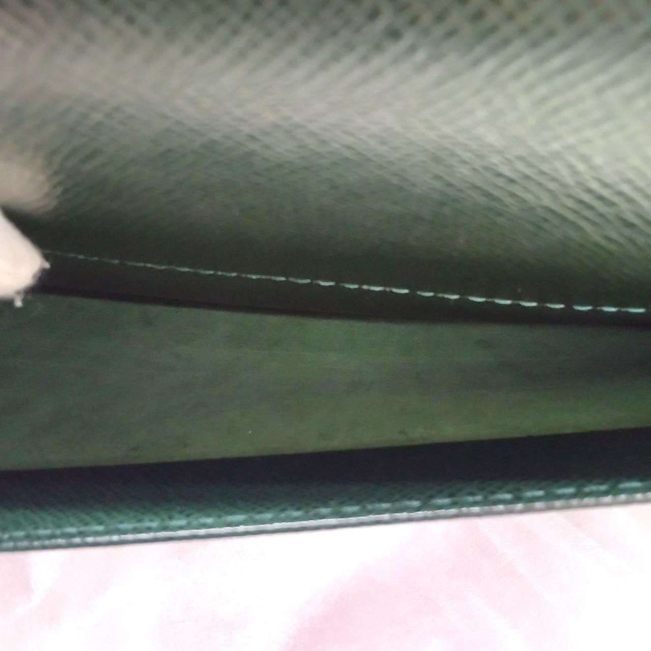 背面ポケット内