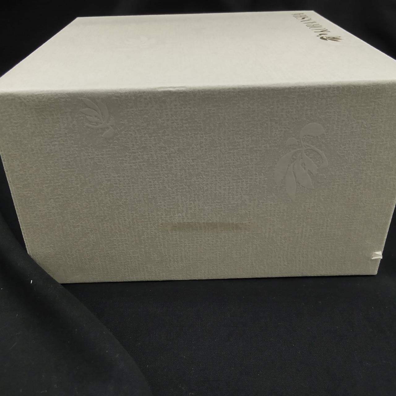 テープ痕、剥がれがあります