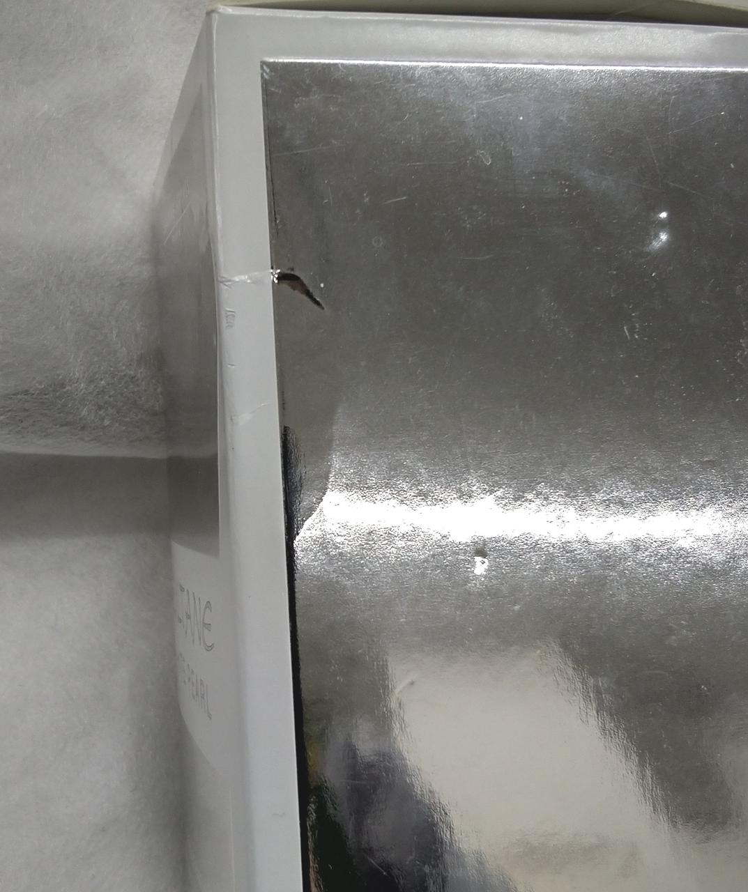 箱キズあります