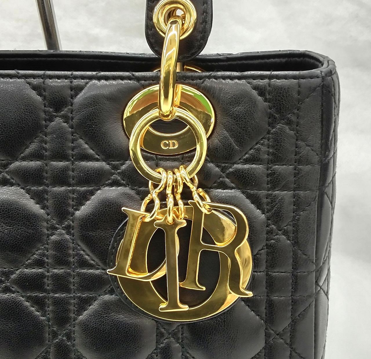 少し曇りあります