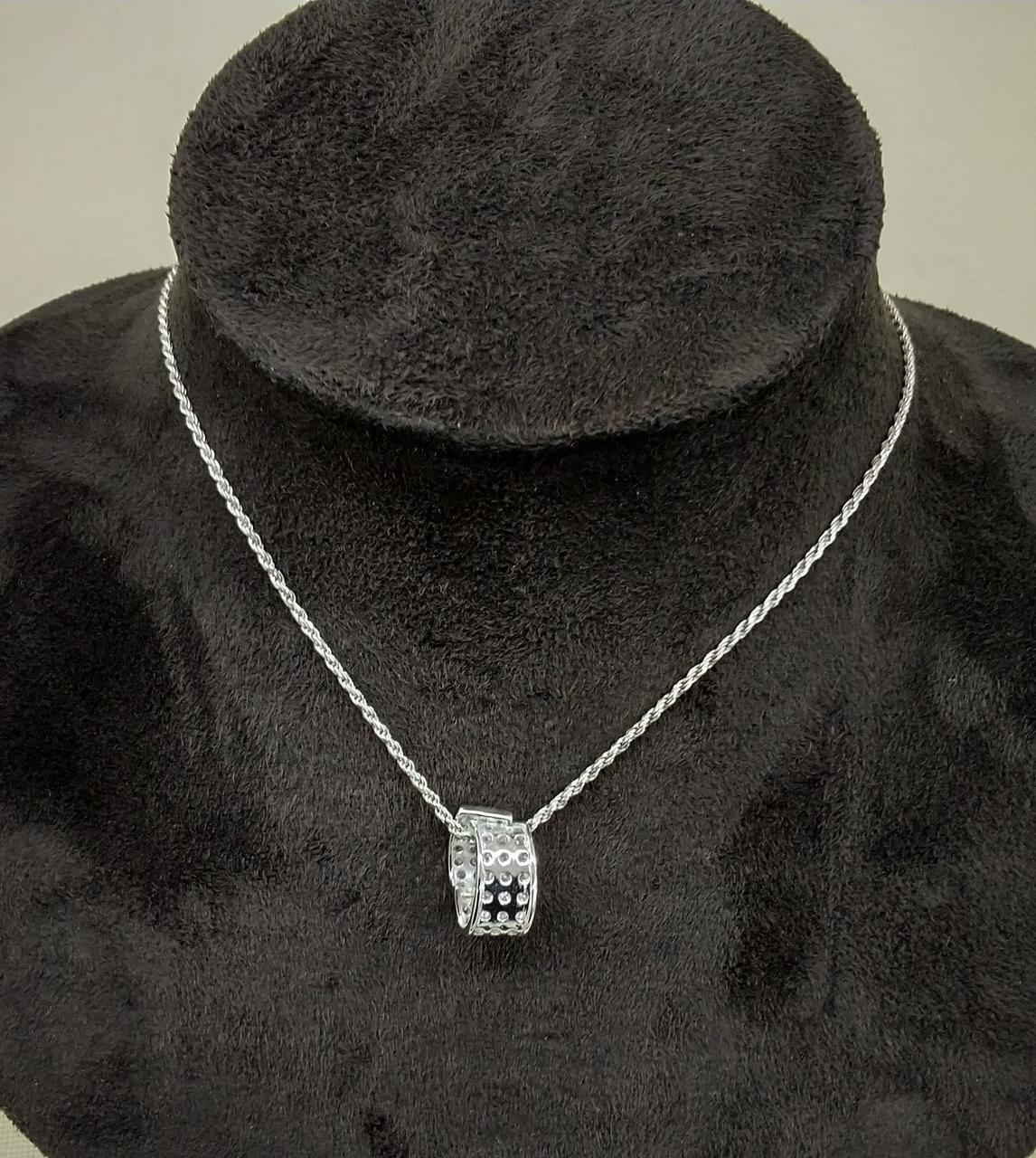 ペンダントの裏側です