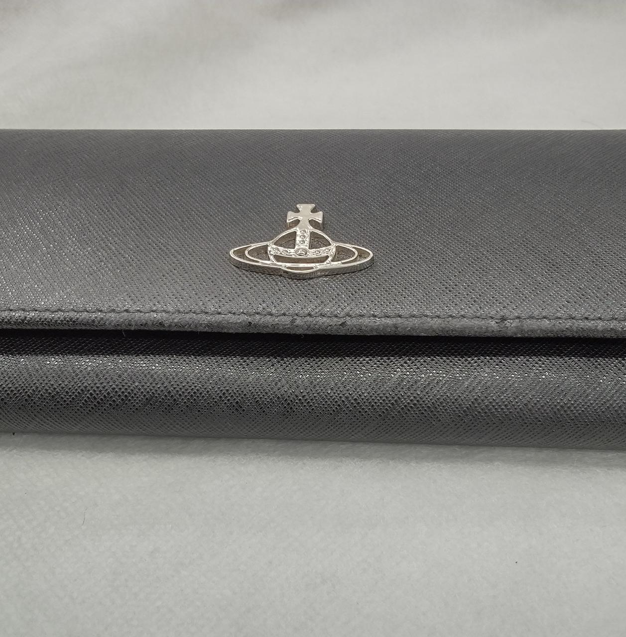 縁の部分に若干ベタつきあり