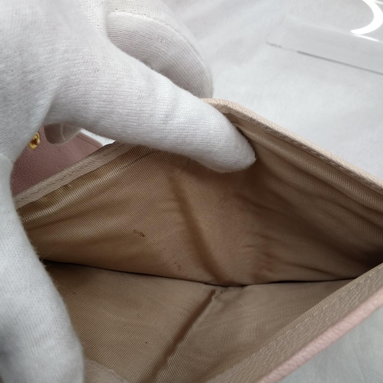 札入れ内側シミあり