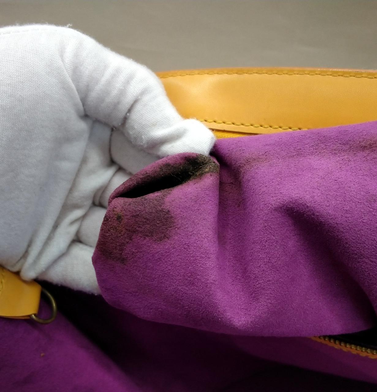 内ポケット汚れあり