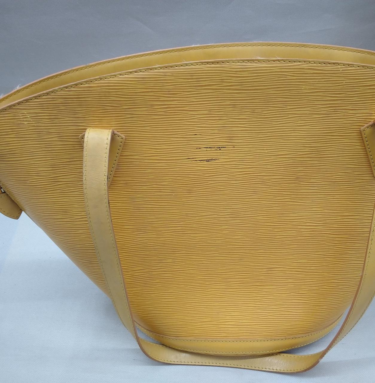 全体的にシミあり